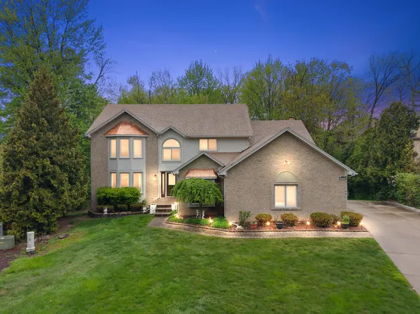 30521 Knighton Dr, Farmington Hills, MI 48331