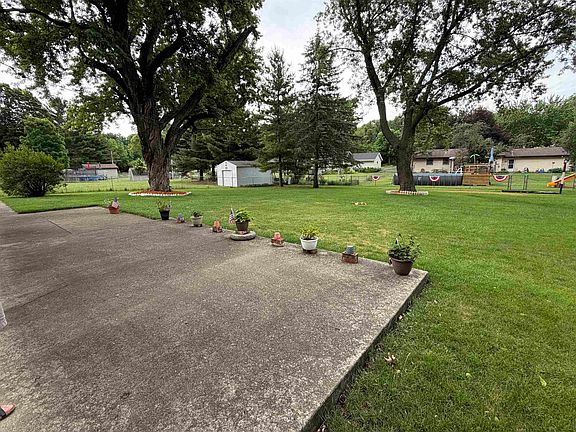 3rd image of 3414 Ruger Ave