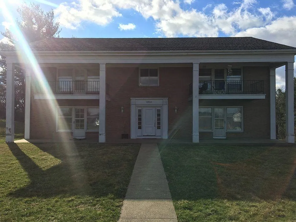 68160 Vineyard Road — Photo 1