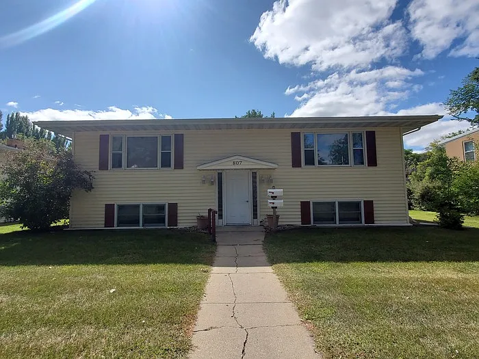 2 bed, 1.0 bath, 750 sqft, $950 — Photo 1