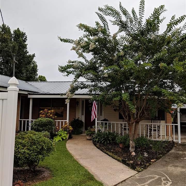 1st image of 3223 Lillian Dr