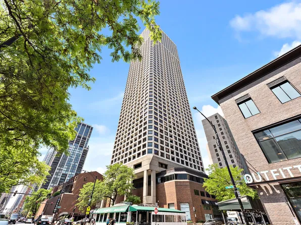 1030 N State St APT 17K, Chicago, IL 60610