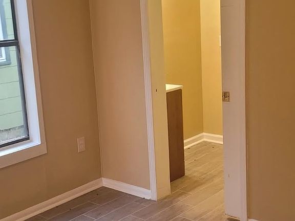 3rd image of 3905 Elm Dr