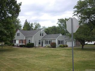 809 Hillside Dr, Lewiston, NY 14092