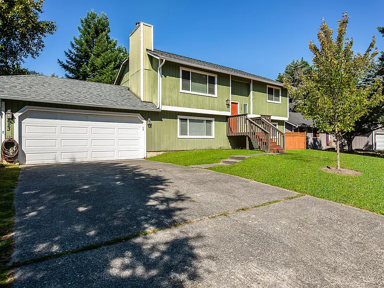 623 Harvest Rd — Photo 1