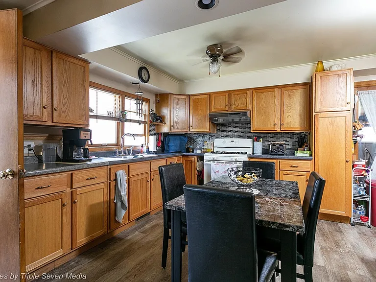 7134 W 74th Pl — Photo 13