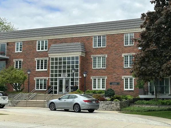 13335 Watertown Plank ROAD #318, Elm Grove, WI 53122