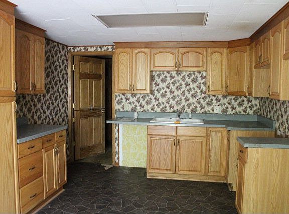 2nd image of 918 S Southland Dr