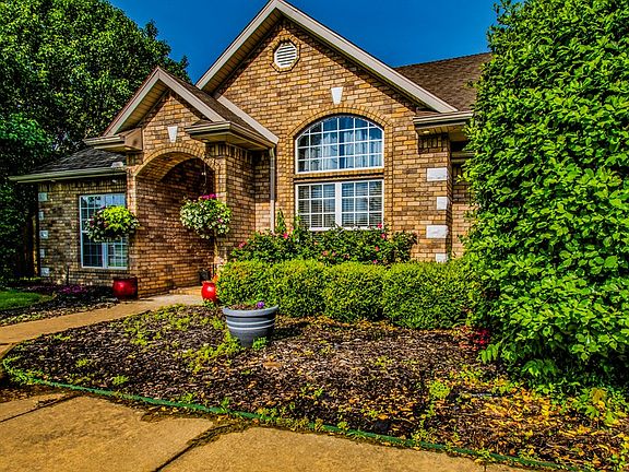 2nd image of 294 S Sundown Dr