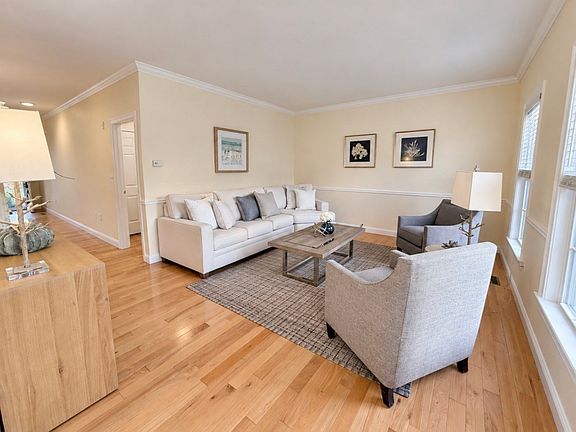 4th image of 45 Meetinghouse Rd #45