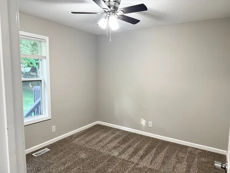 1804 Harbor Dr — Photo 7