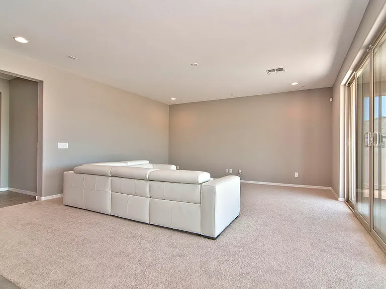 6303 S 24th Pl — Photo 25