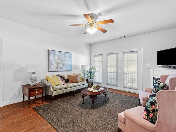 5th image of 605 Wyndhurst Dr APT 101