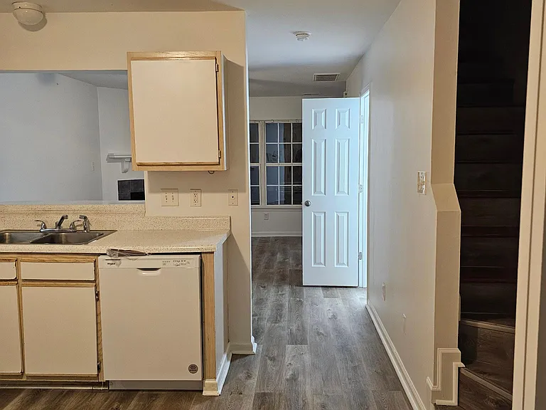 211 Mesa Ln — Photo 34