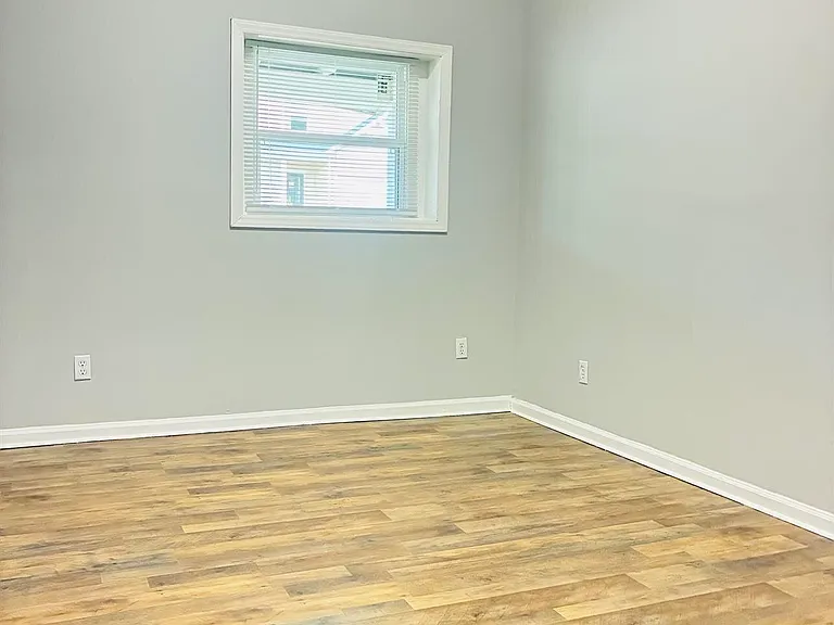 401 S Gray St — Photo 7