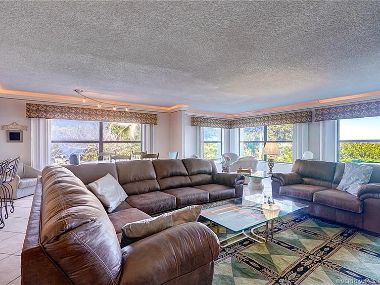 1289 NE Ocean Blvd #2 — Photo 16