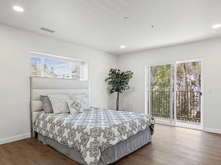 1604 San Miguel Ave — Photo 8