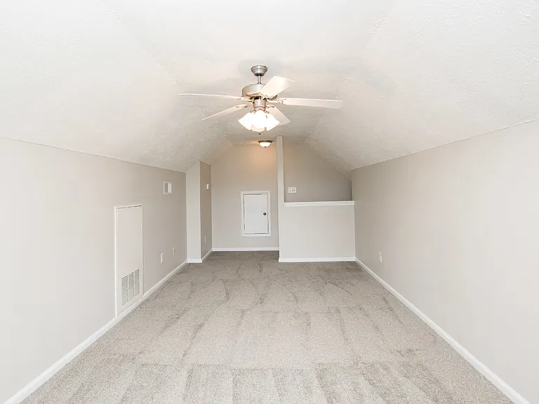 196 Lochwood Dr — Photo 43