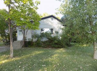 233 N 3rd Ave, Forsyth, MT 59327