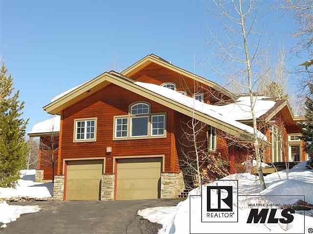 1st image of 450 Blue Bell Ct