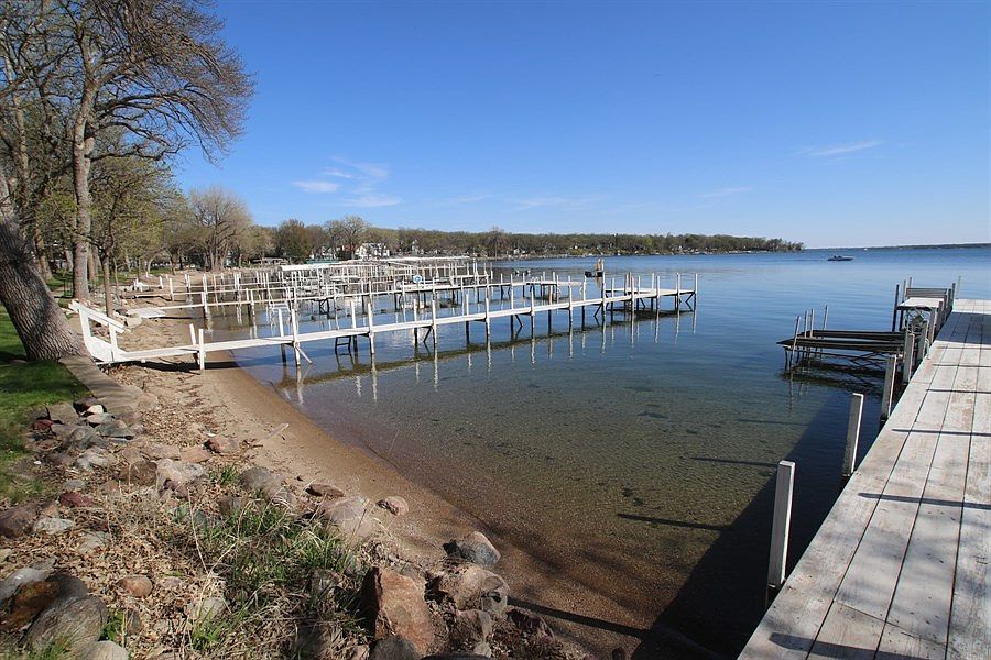 1st image of 6007 Lake Shore Dr