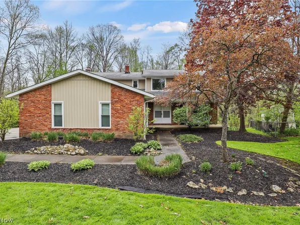 37830 Bunker Hill Dr, Solon, OH 44139