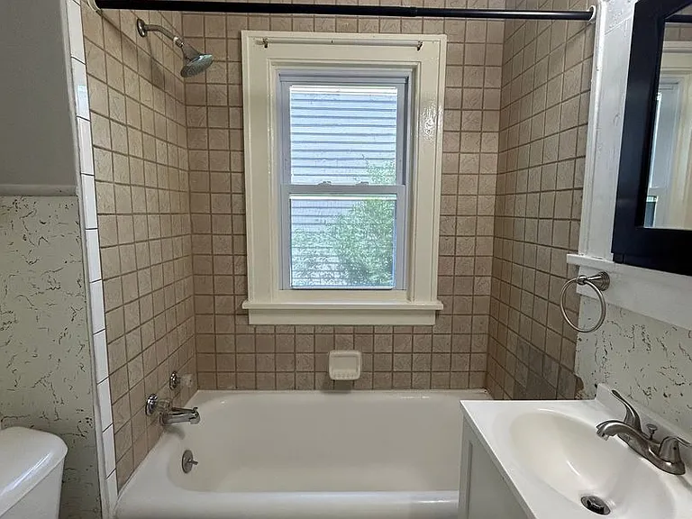 3516 N 47th Ave — Photo 18