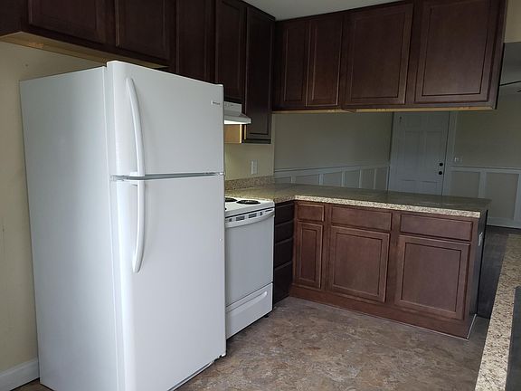 3rd image of 132 Euclid St #B