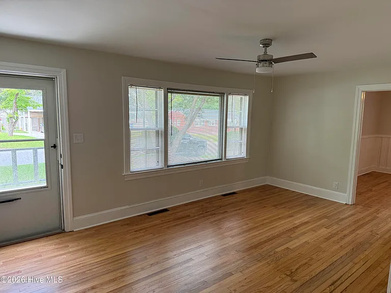 110 N Warren St — Photo 4