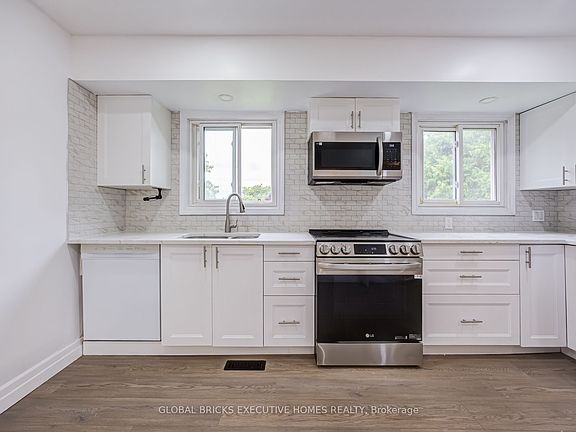 4th image of 100 Lauris Ave