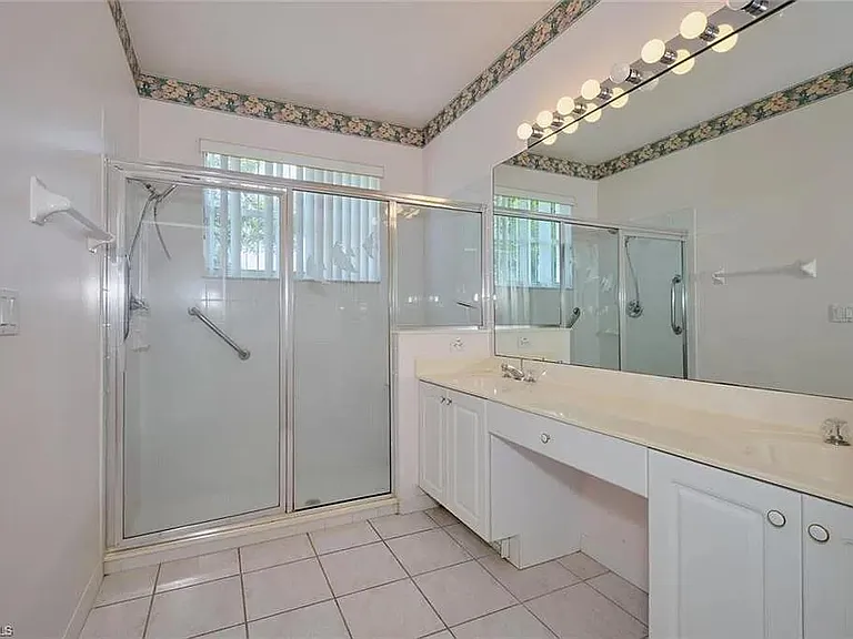 11330 Lakeland Cir — Photo 10
