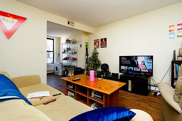 Rented by EXR | media 54