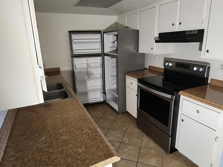 Desert Sun Apartments — Photo 54
