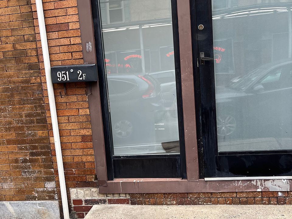Front door to street