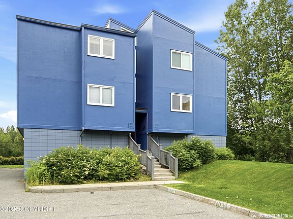 2nd image of 1937 Beaver Pl #A-2