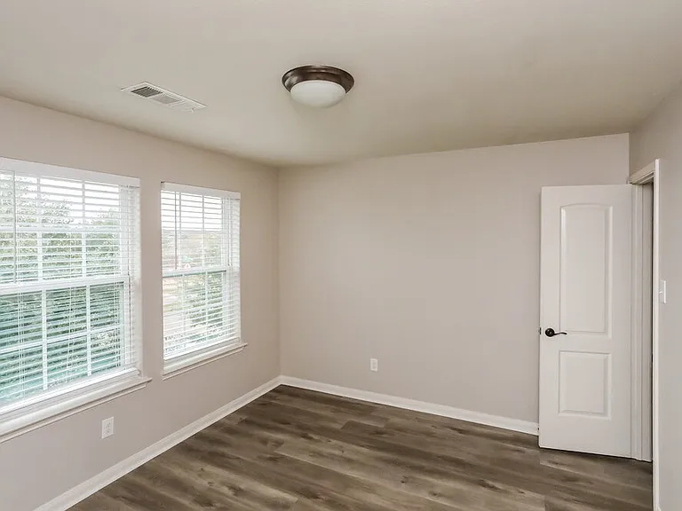 121 Parks Branch Rd — Photo 12