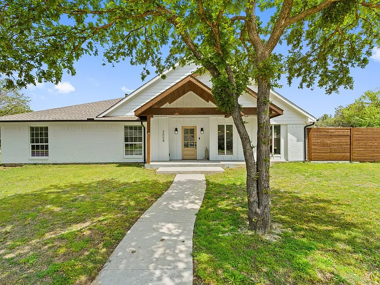 3008 N Britain Rd — Photo 1