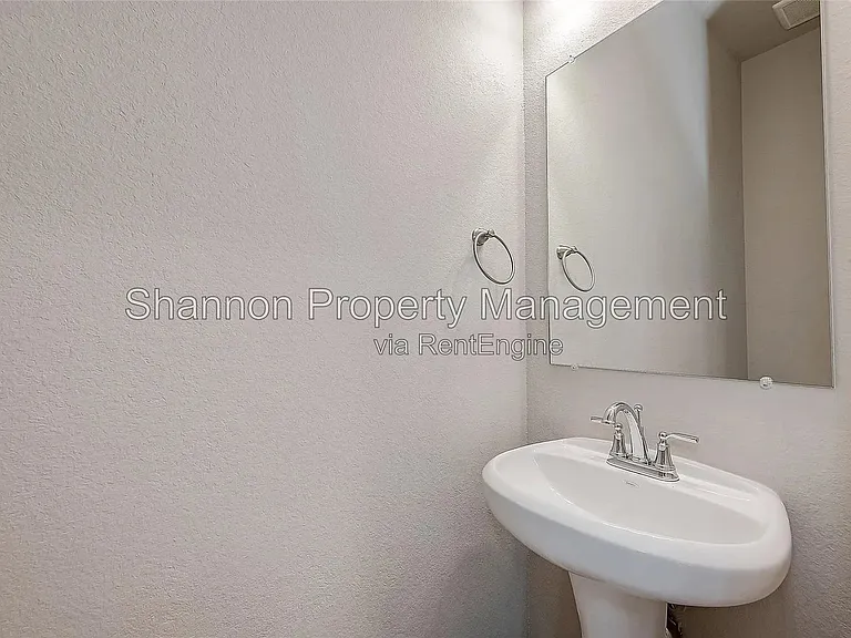 2559 Terrace Point Dr — Photo 20