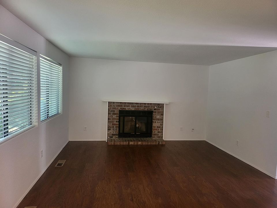 1st image of 818 141st Pl SE