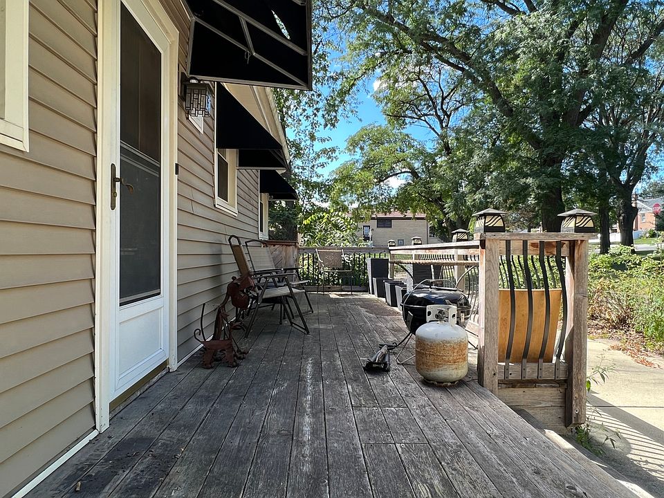 2nd image of 1009 S Ardmore Ave