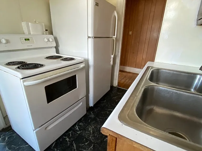 111 Ramsey St #4 — Photo 4