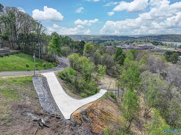 3rd image of 3015 Woodvue Rd N