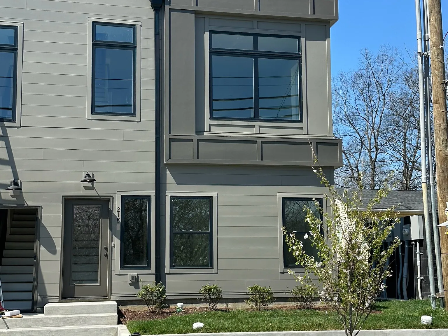 3 bed, 3.5 bath, 1614 sqft, $2,350 — Photo 1
