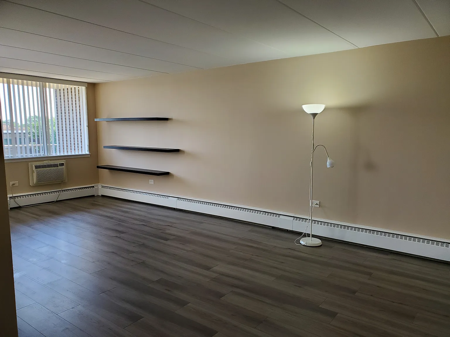 2 bed, 1100 sqft, $1,950 — Photo 2