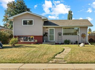 10 Brookside Cres, Spruce Grove, AB T7X 1B7