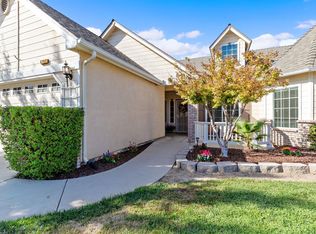 6202 W Oak Ave, Visalia, CA