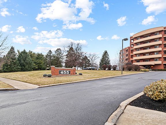 3rd image of 455-4C Windmere Dr