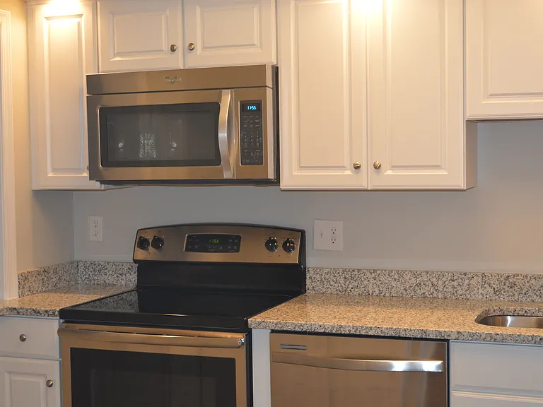 5904 Mount Eagle Dr #117 — Photo 2