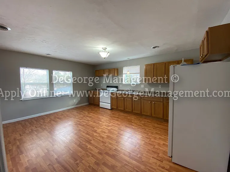 Burdick Estates Apartments — Photo 5