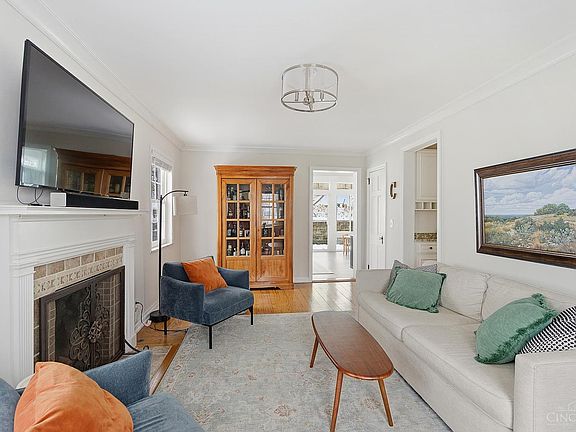 3rd image of 1106 Priscilla Ln